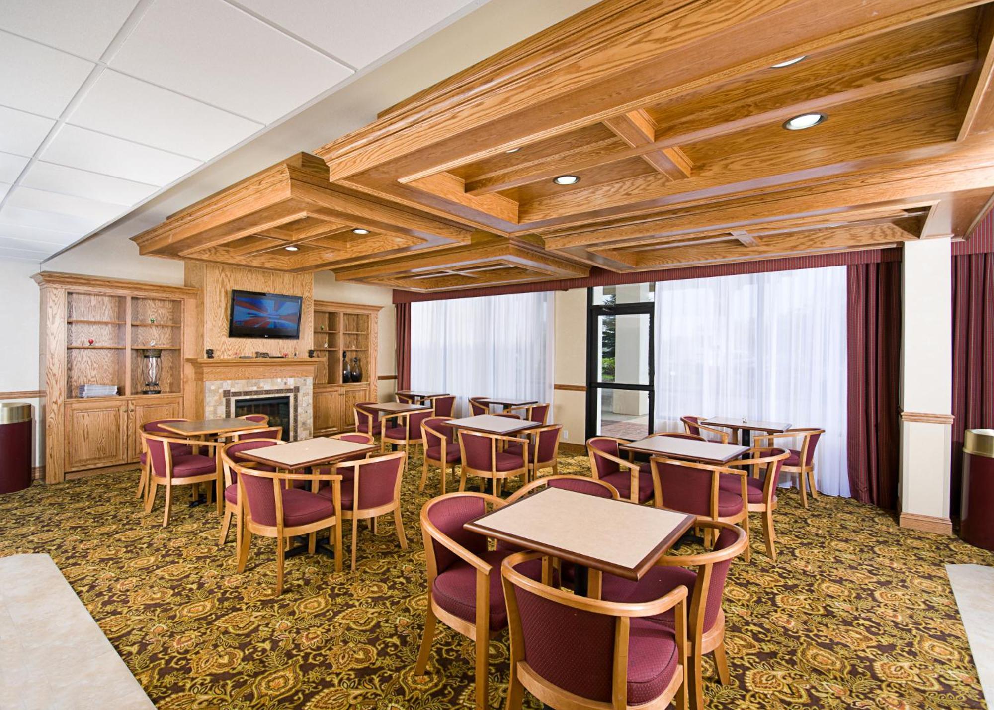 Quality Inn & Suites ساجيناو المطعم الصورة