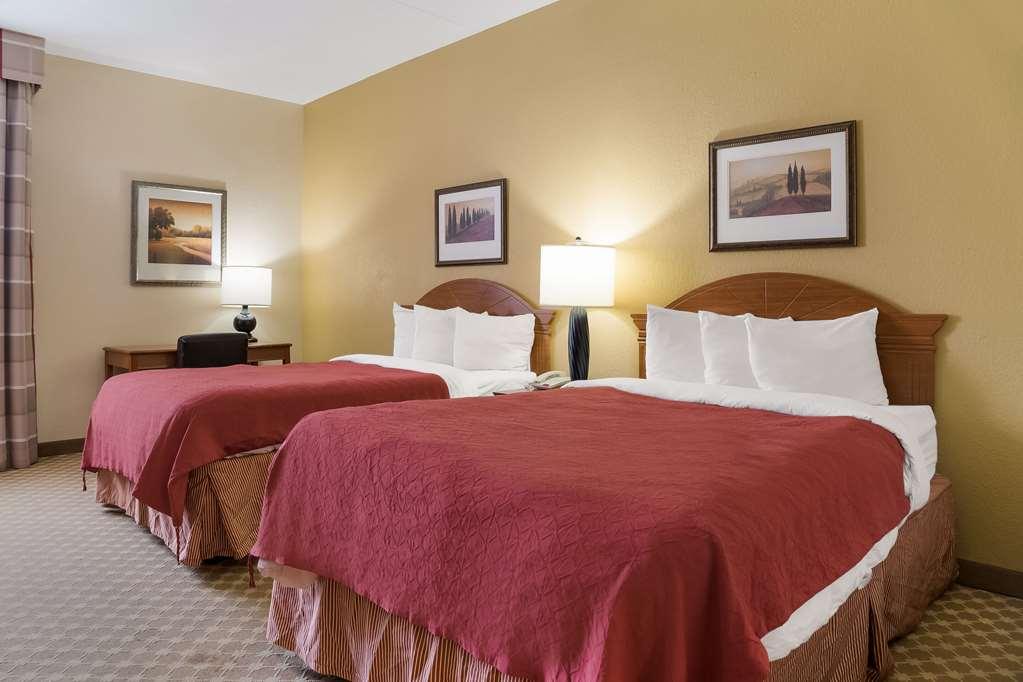 Quality Inn & Suites ساجيناو الغرفة الصورة