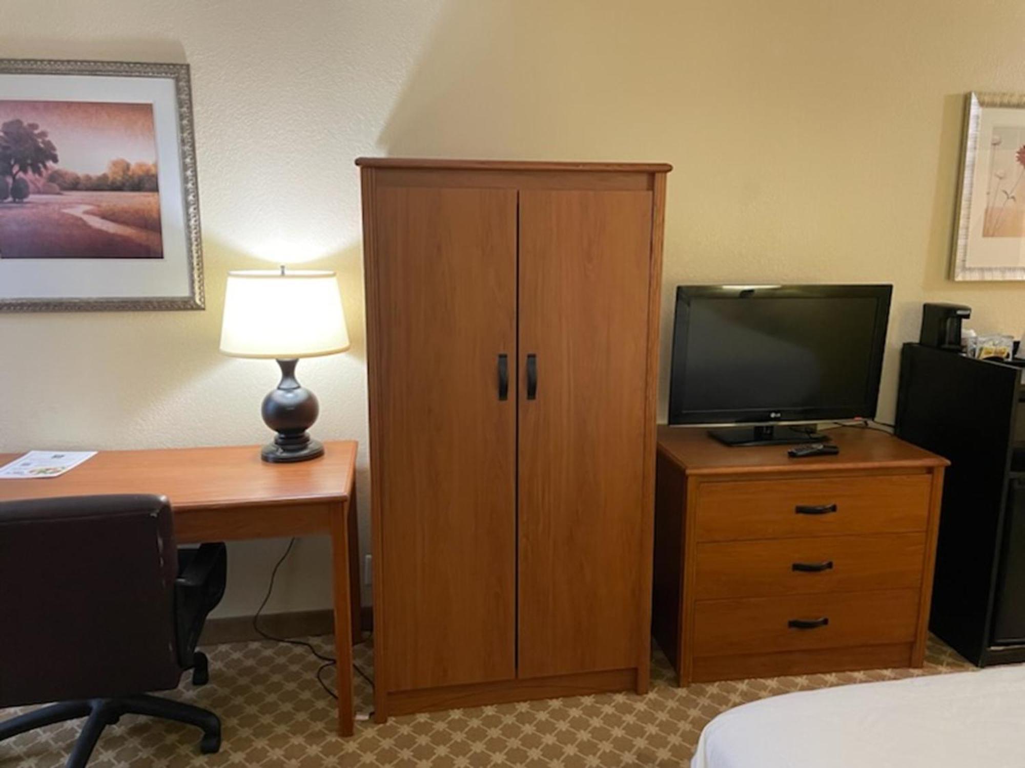 Quality Inn & Suites ساجيناو المظهر الخارجي الصورة