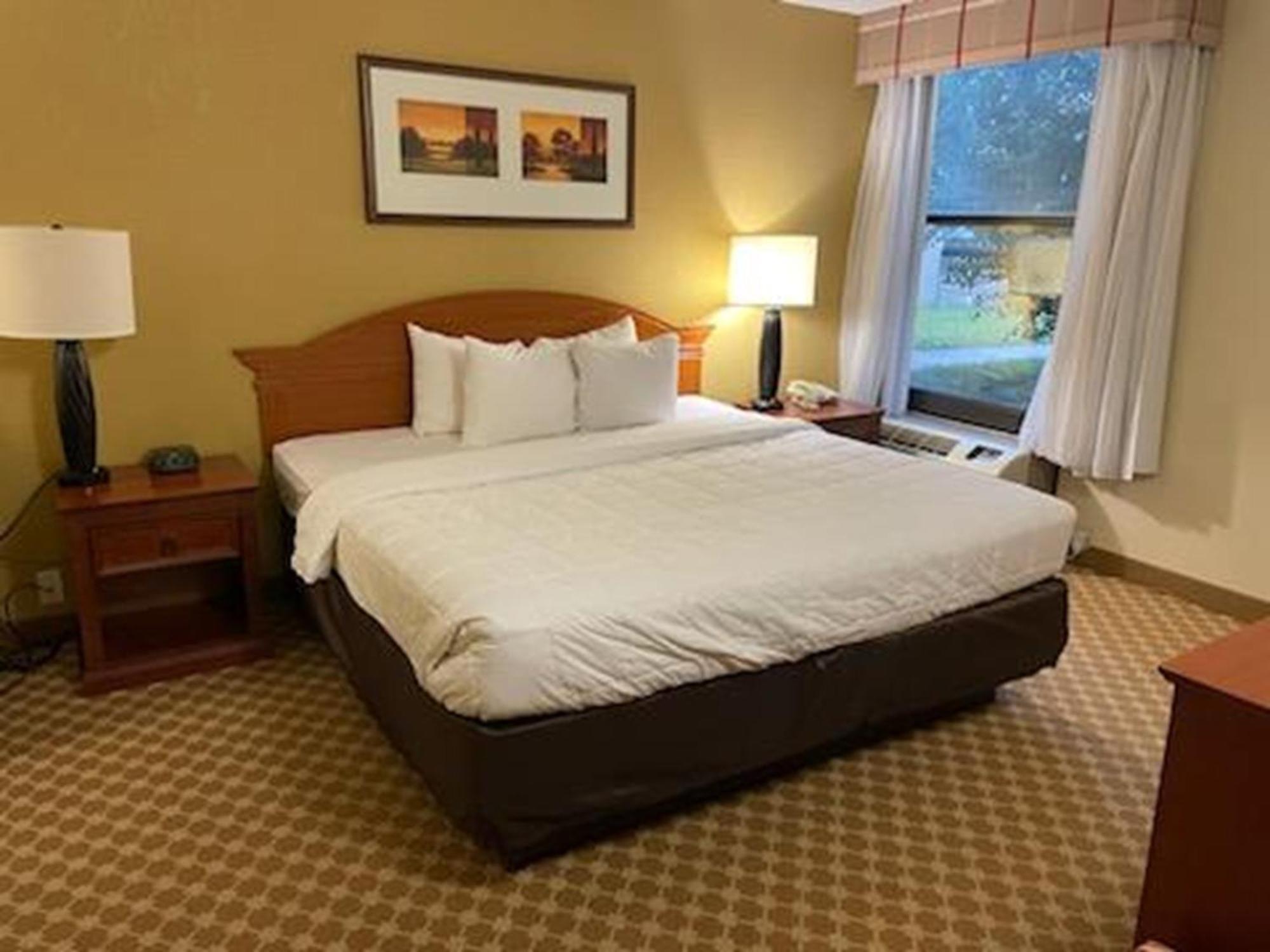 Quality Inn & Suites ساجيناو المظهر الخارجي الصورة